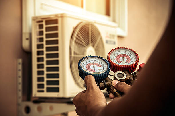 Professional Hvac technician working in Nesconset, NY